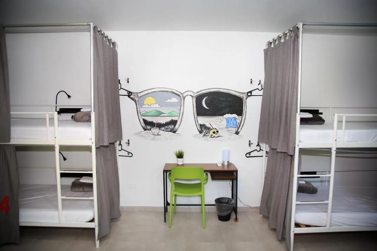 Nomada Beach Hostel- Isla Verde San Juan